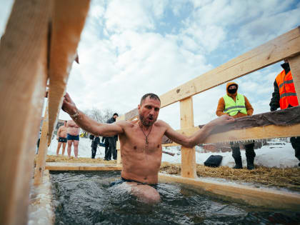 Как прошли Крещенские купания в Омске. ФОТО