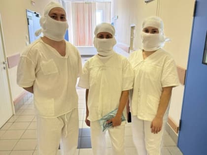 Омские медики удалили у 80-летнего пенсионера большую опухоль из глаза