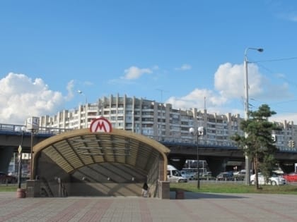 Туристка безуспешно пыталась найти омское метро