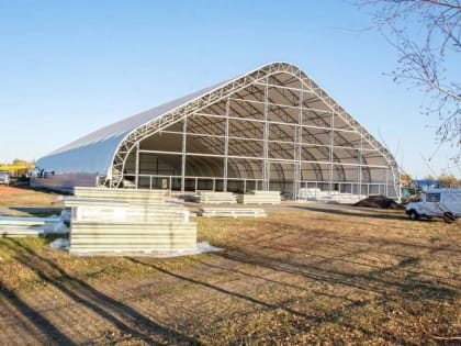 Виталий Хоценко заявил о выделении 29 млн рублей на достройку крытого катка в Таврическом районе