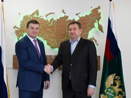 Губернатор Омской области провел рабочую встречу в Москве с руководителем Федерального агентства по управлению государственным имуществом