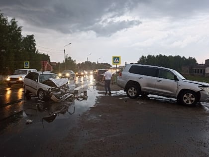 Водитель «Тойоты» погиб в тройном ДТП в Омске