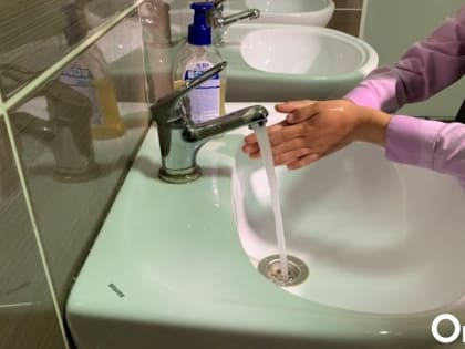 В домах омичей пропала вода: жалуются жители разных районов города