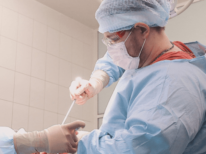 Новосибирские хирурги на шесть сантиметров увеличили рост миниатюрной пациентки