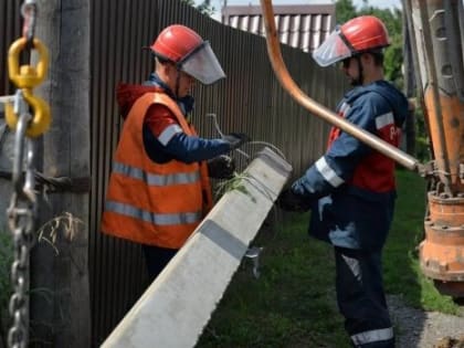 Врио губернатора: в Омской области в электросетях началась замена деревянных опор железобетонными