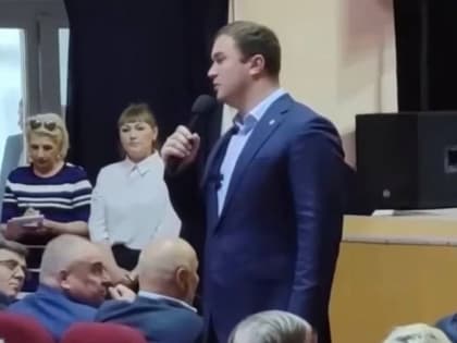 Главе Омской области Виталию Хоценко сообщили об обмелении озера в Крутинке