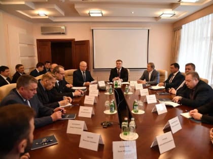 Виталий Хоценко провёл совещание с членами Омской ассоциации промышленников