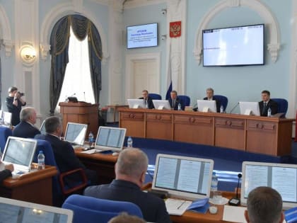 Виталий Хоценко: Первыми изменениями в бюджете-2024 учли поручения Президента РФ по расширению в Год семьи мер поддержки многодетных омичей