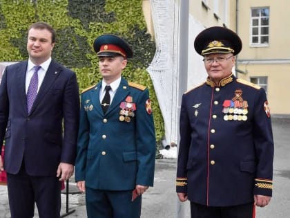 Виталий Хоценко вручил государственные награды бойцам Росгвардии