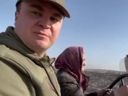 К месту пожара главу Омской области Хоценко довезла пенсионерка на кабриолете