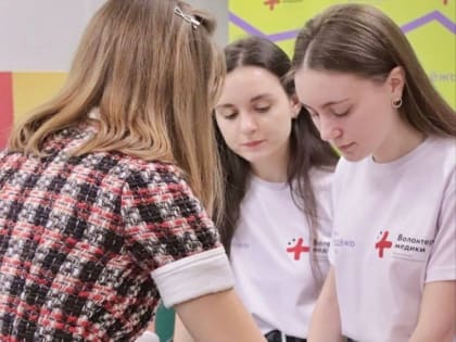 Омские медики, волонтеры и меценаты намерены привлечь к своим акциям в честь Года семьи будущих мам из новых регионов