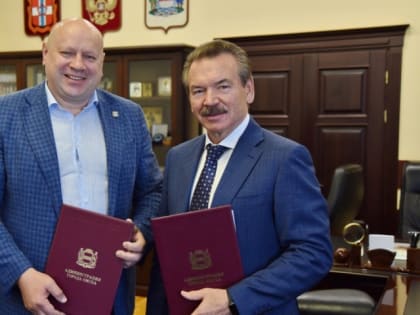 Мэр Омска Шелест подписал соглашение о создании нового памятника на месте шара «Держава»
