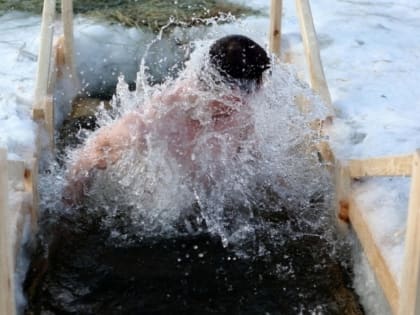 Синоптики уточнили прогноз погоды на крещенскую ночь в Омске