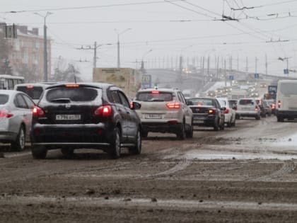 Пробки в Омске в пятницу вечером достигли 9 баллов