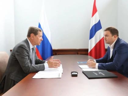 Виталий Хоценко и Александр Жуков обсудили перспективы развития важных социальных программ в Омской области