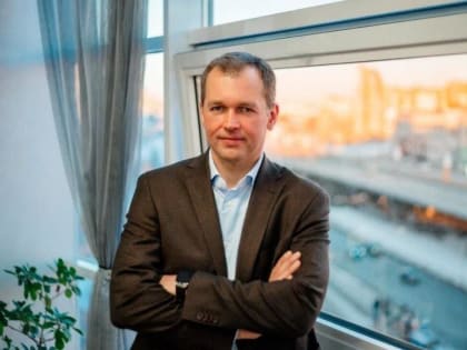 Дмитрий Ушаков: "В своем послании Президент отметил, что экономика страны преодолела возникавшие риски, хотя действовать иногда приходилось "с колес"