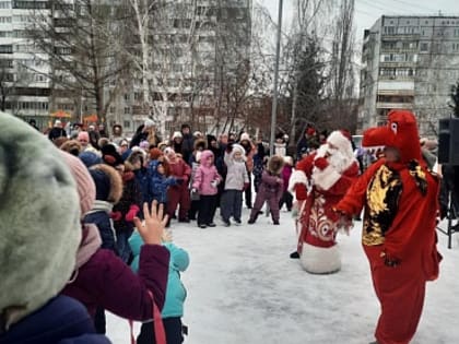 Приглашаем на главную елку микрорайона!