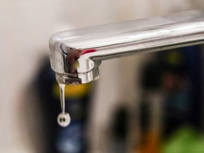 Омский Роспотребнадзор рекомендовал не пить воду из-под крана