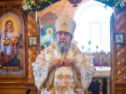 В Неделю 32-ю по Пятидесятнице митрополит Владимир совершил Литургию в Свято-Николо-Игнатьевском храме