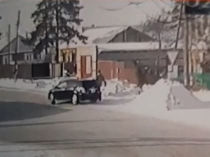 Под Омском водитель после заноса сбил пешехода и скрылся