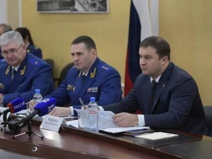 В Омске заместитель Генерального прокурора РФ Дмитрий Демешин и Губернатор Виталий Хоценко совместно провели приём граждан