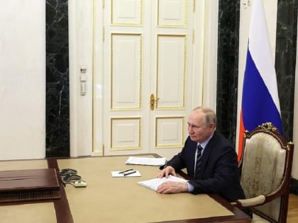 Путин обсудил с губернатором Травниковым вопрос нехватки бригад скорой помощи в Новосибирской области