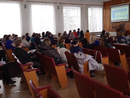 Сотрудники УФНС России по Омской области провели выездной семинар для налогоплательщиков Черлакского района Омской области