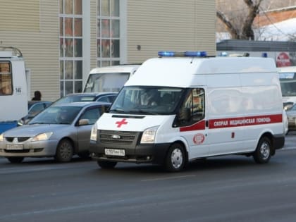 В Старом Кировске машина сбила пешехода: от удара его подбросило в воздух (Видео)