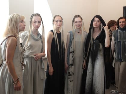 В Омске на фэшн-уикенде выбрали самые модные образы от молодых дизайнеров