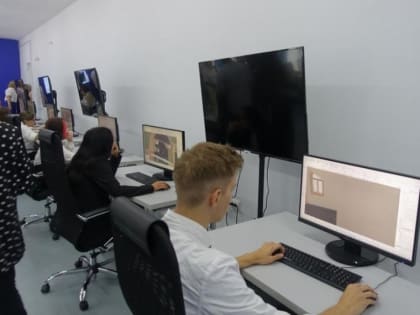 Омские школьники все чаще идут получать среднее профессиональное образование