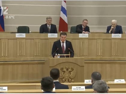 «Жена сначала ругалась, потом согласилась переехать»: врио губернатора Виталий Хоценко выступил в Омске