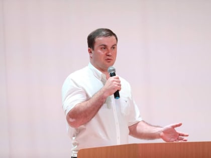 Виталий Хоценко обсудил с жителями вопросы социально -экономического развития Нововаршавского района