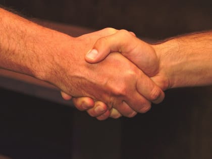 Хоценко подписал соглашение по созданию кластеров и технопарков в Омской области