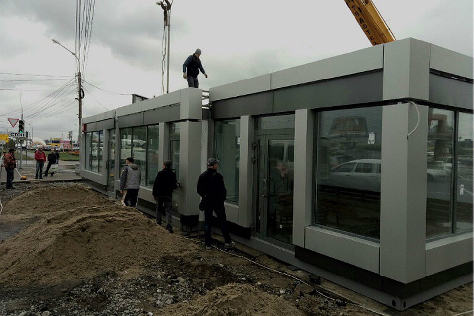 Покажи остановку дома. Тёплые остановки в Омске. Остановочные павильоны Омск. Остановочные комплексы Омск. Тёплый остановочный пункт.