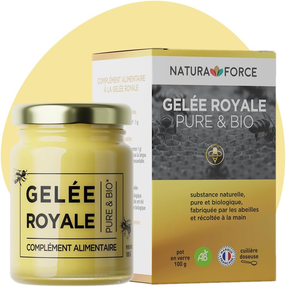 Pot de gelée royale pure avec une cuillère