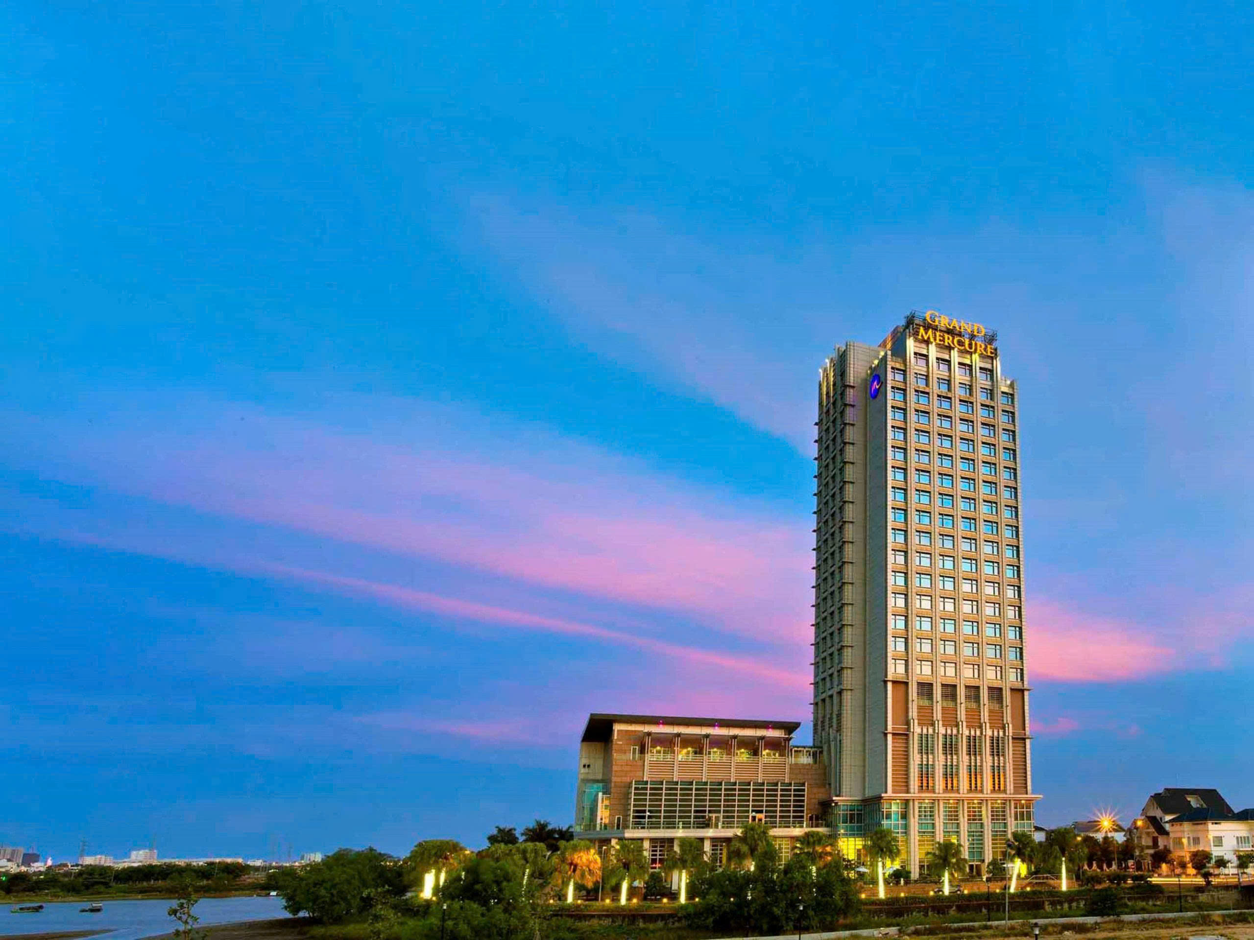 Khách sạn Đảo Xanh (Grand Mercure Đà Nẵng)
