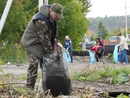 В Красноярске прошел общегородской субботник
