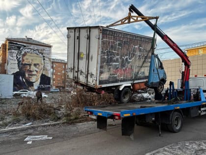 В Свердловском районе Красноярска эвакуировали 54 автомобиля