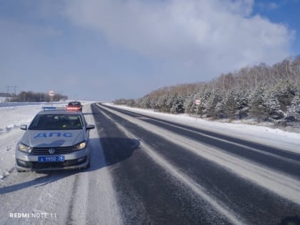 Внимание, участники дорожного движения!
Напоминаем об особенностях движения в снегопад