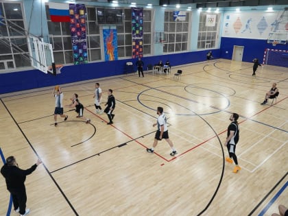 В спартакиаде трудовых коллективов выявили сильнейшие мужские стритбольные команды