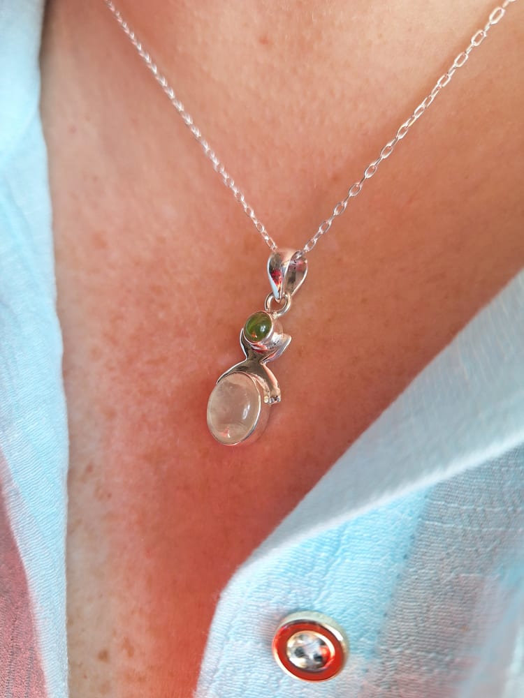 DIJE CON PERIDOTO