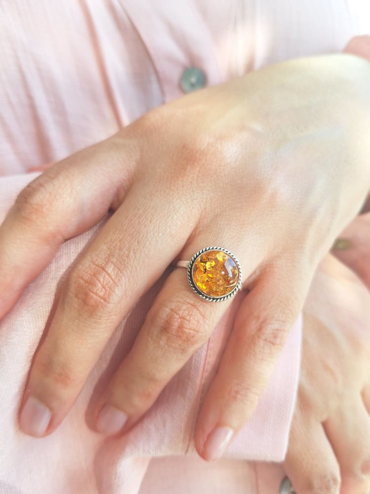 ANILLO CON ÁMBAR