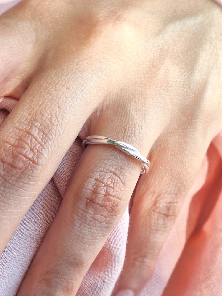 ANILLO ENTRELAZADO