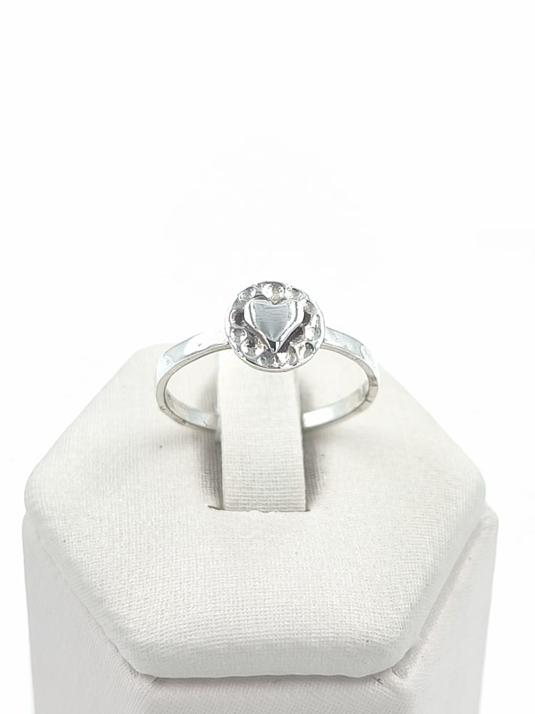 ANILLO CORAZÓN MARTILLADO