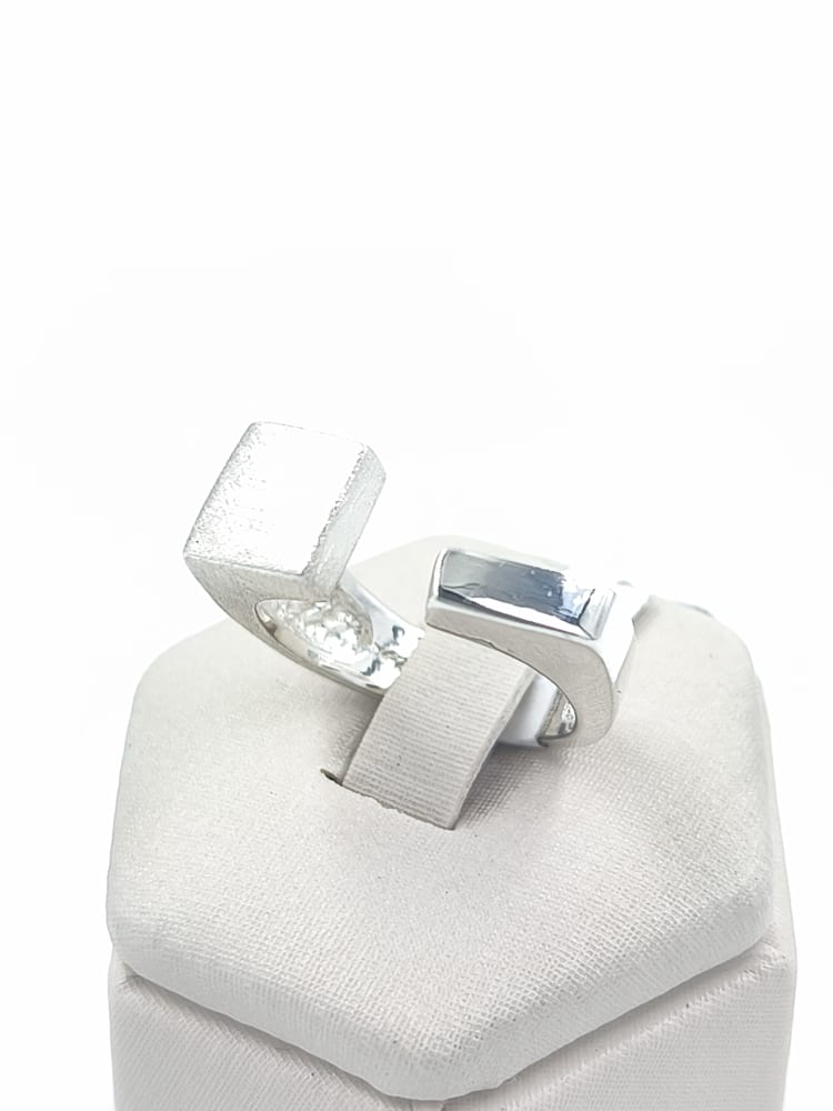 ANILLO DISEÑO SATINADO Y LISO