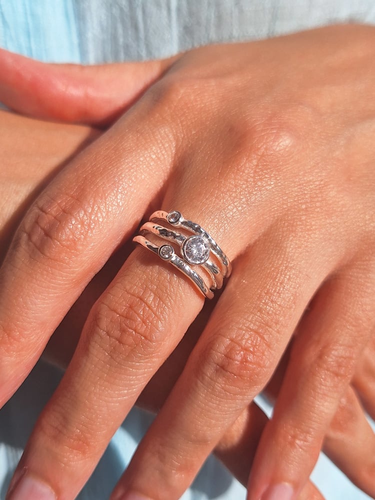 ANILLO ORGÁNICO CON CIRCONIAS