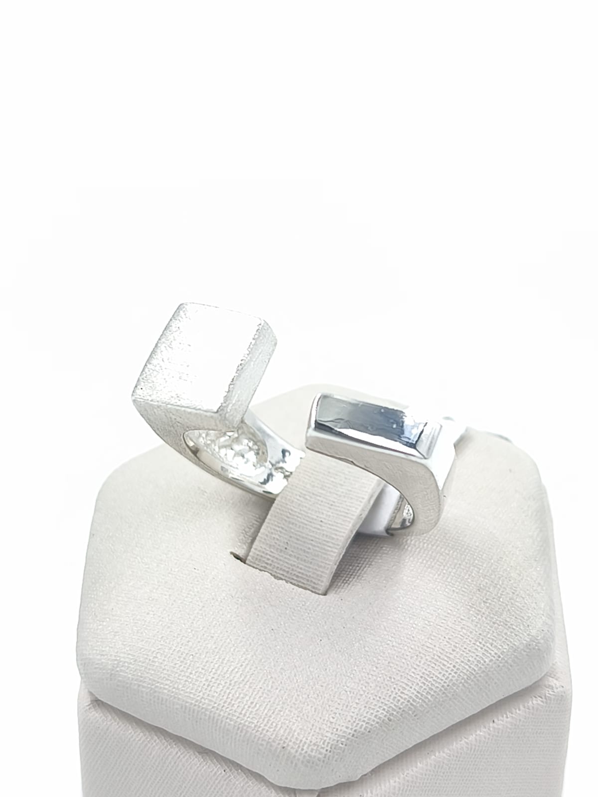 ANILLO DISEÑO SATINADO Y LISO