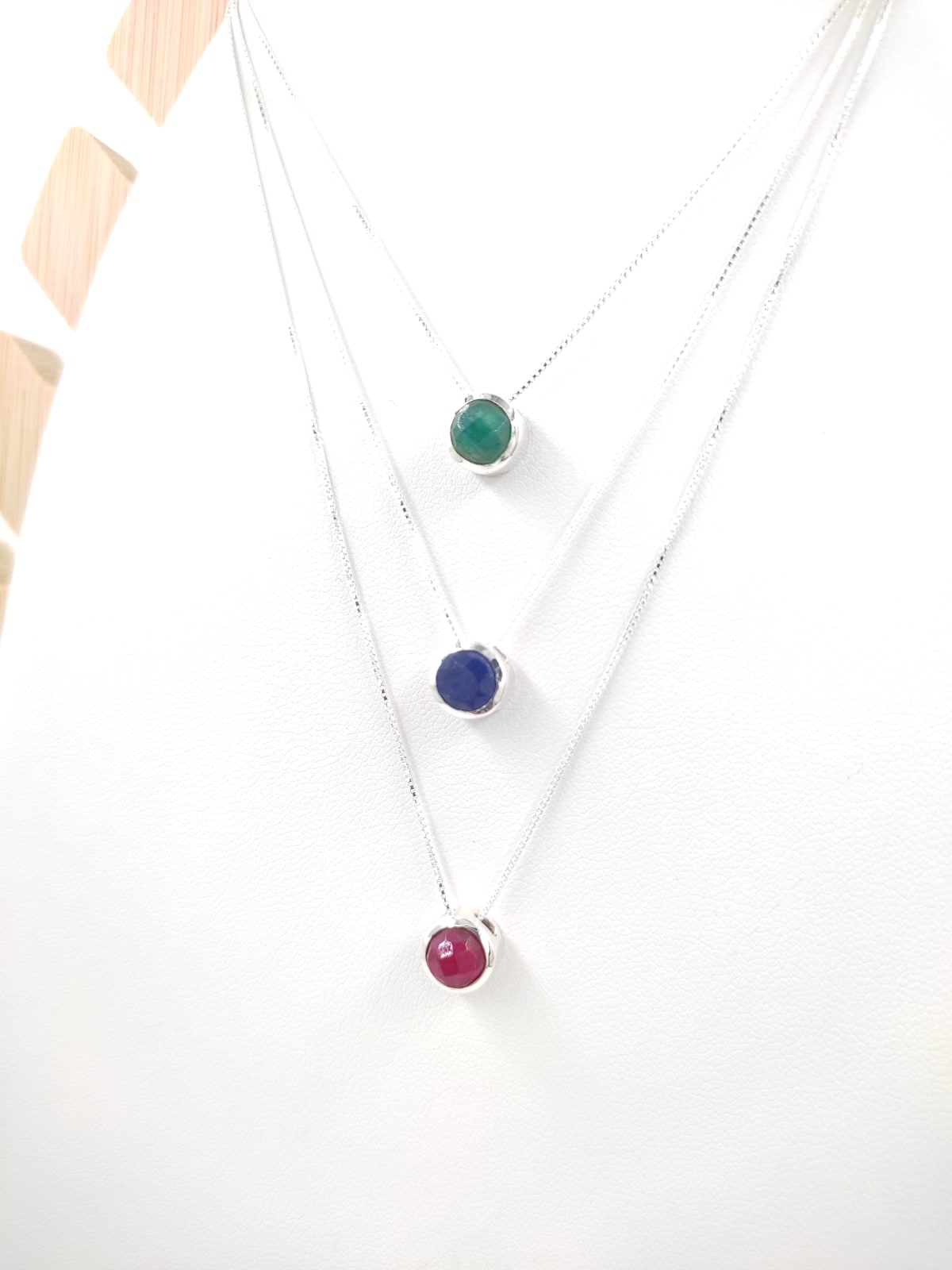 CONJUNTO RAIZ DE ESMERALDA, ZAFIRO Y RUBÍ