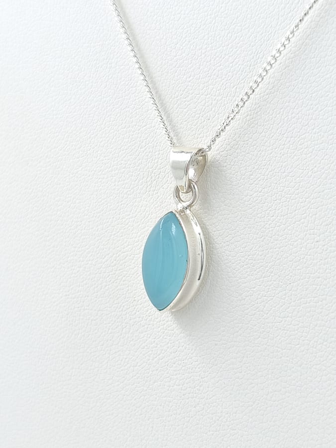 DIJE CON CALCEDONIA CELESTE