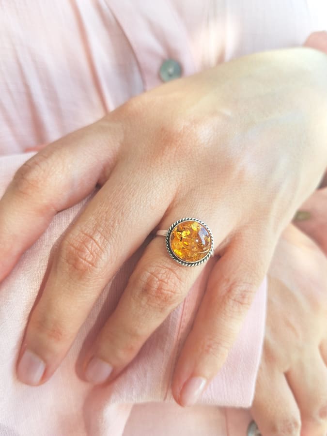 ANILLO CON ÁMBAR